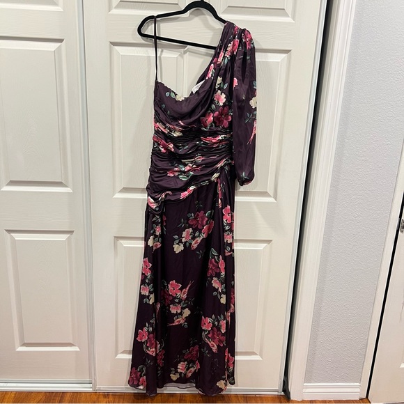 Mac Duggal Purple One-Shoulder Gown with Bishop Sleeves - Picture 3 of 13